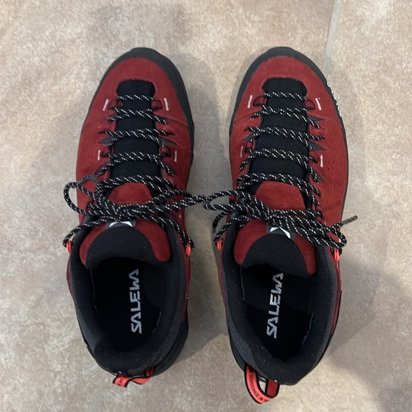 😎⛰️ LIKE NEW Salewa Trainer 2 Gore-Tex Low-Cut Hiking & Trekking Shoes EUC - Picture 1 of 6